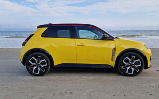Renault 5 winnaar verkiezing auto van het jaar 2025