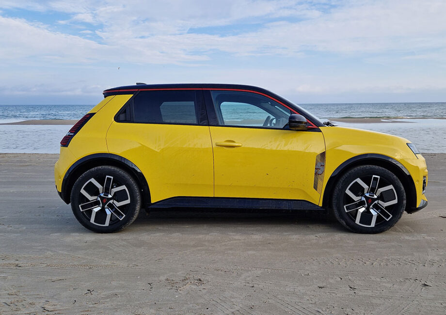 Renault 5 winnaar verkiezing auto van het jaar 2025